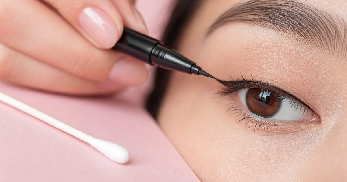 Eyeliner aanbrengen zonder stress: een stap-voor-stap uitleg voor beginners