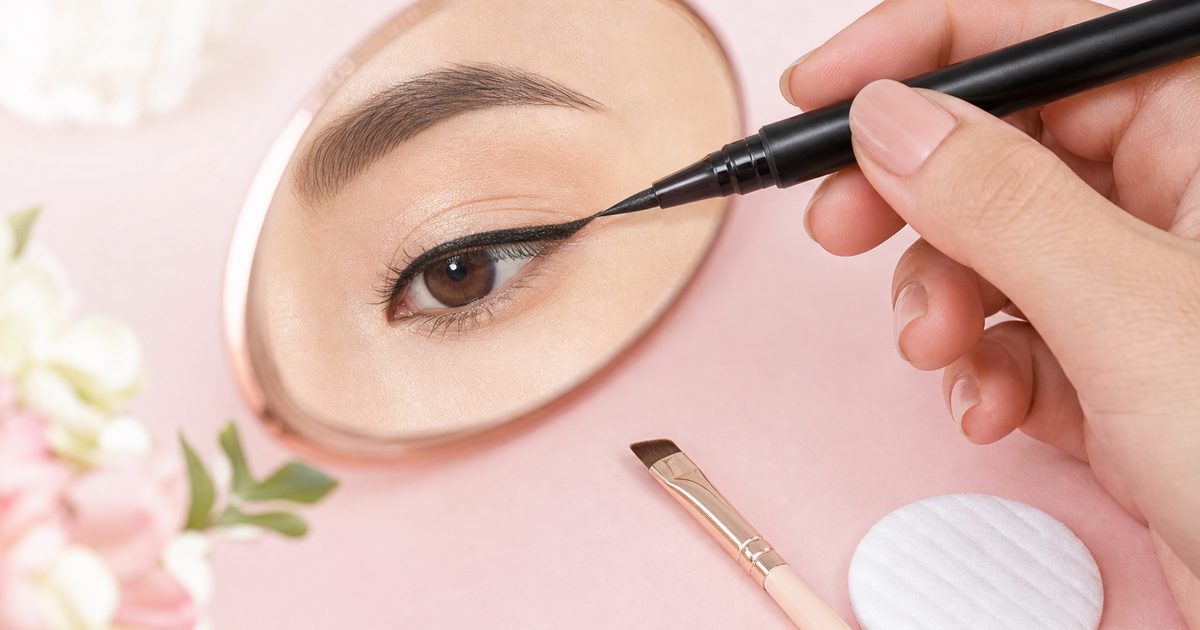 Eyeliner aanbrengen zonder stress: een stap-voor-stap uitleg voor beginners